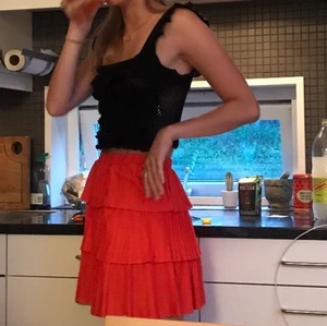 Topp - Söt topp från Zara, superfin till sommaren!  Köptes förra sommaren, bra skick 💕