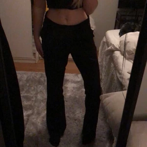 Lågmidjade kostymbyxor - Används inte längre, jag är 165 som referens 😚