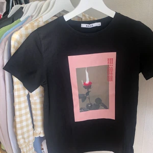 t-shirt med tryck - t-shirt med ascoolt tryck från nakd😜💞