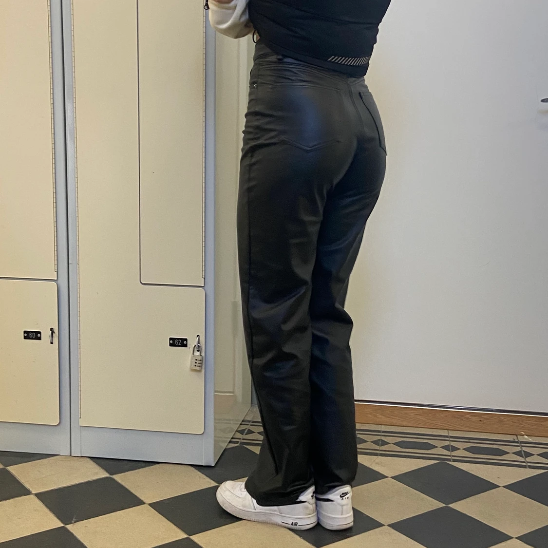 Raka långa skinn byxor  - 90