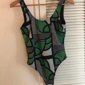 Baddräkt från Weekday! - Coolaste mönstret från Weekday! Endast använd ett fåtal gånger