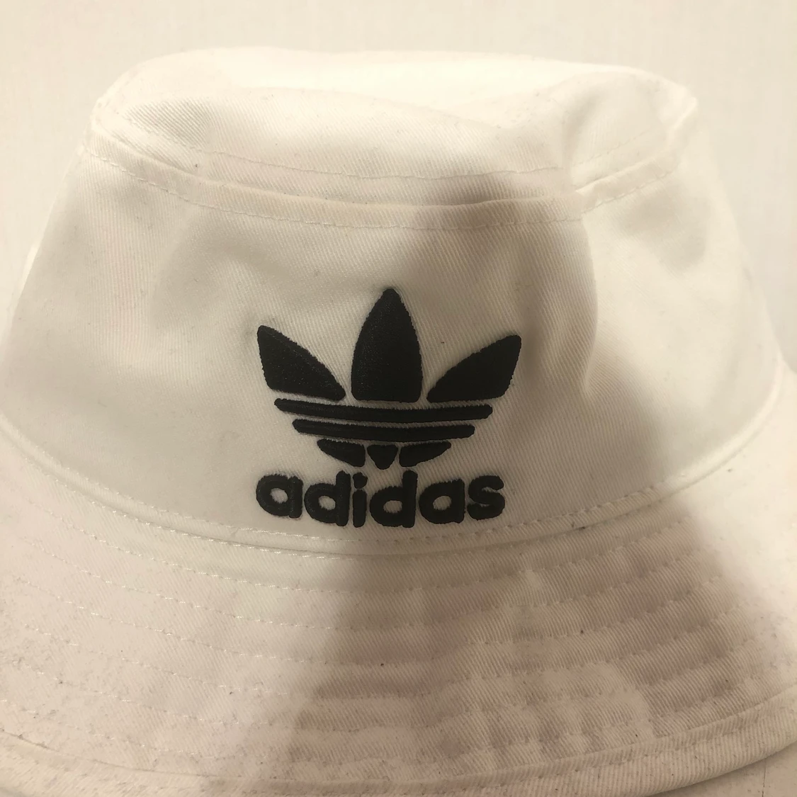 adidas fiskehatt