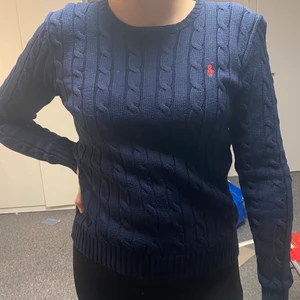 Ralph Lauren tröja - Kabel stickad Ralph Lauren tröja i stl S använd fåtal gånger 