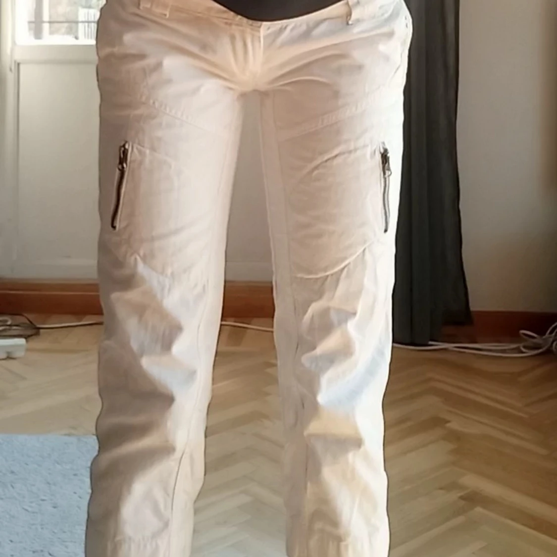 Vita armani byxor  - 91