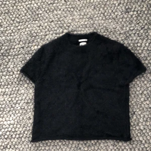 ZARA TRÖJA - ✨Säljer en glittrig fin tröja ifrån Zara✨ aldrig använt och är i toppenskick💖