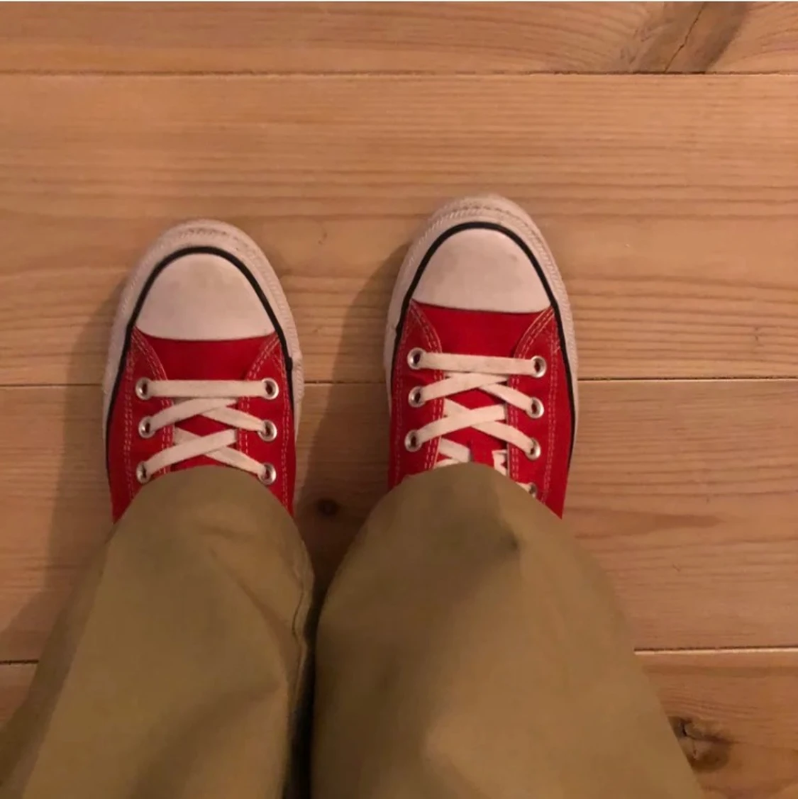 Röda converse  - 90