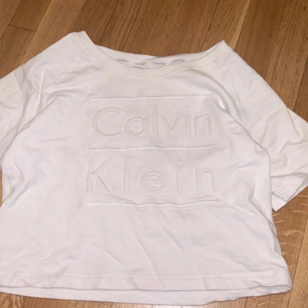 Calvin Klein T-Shirt storlek M. Fint skick!. T-shirts.