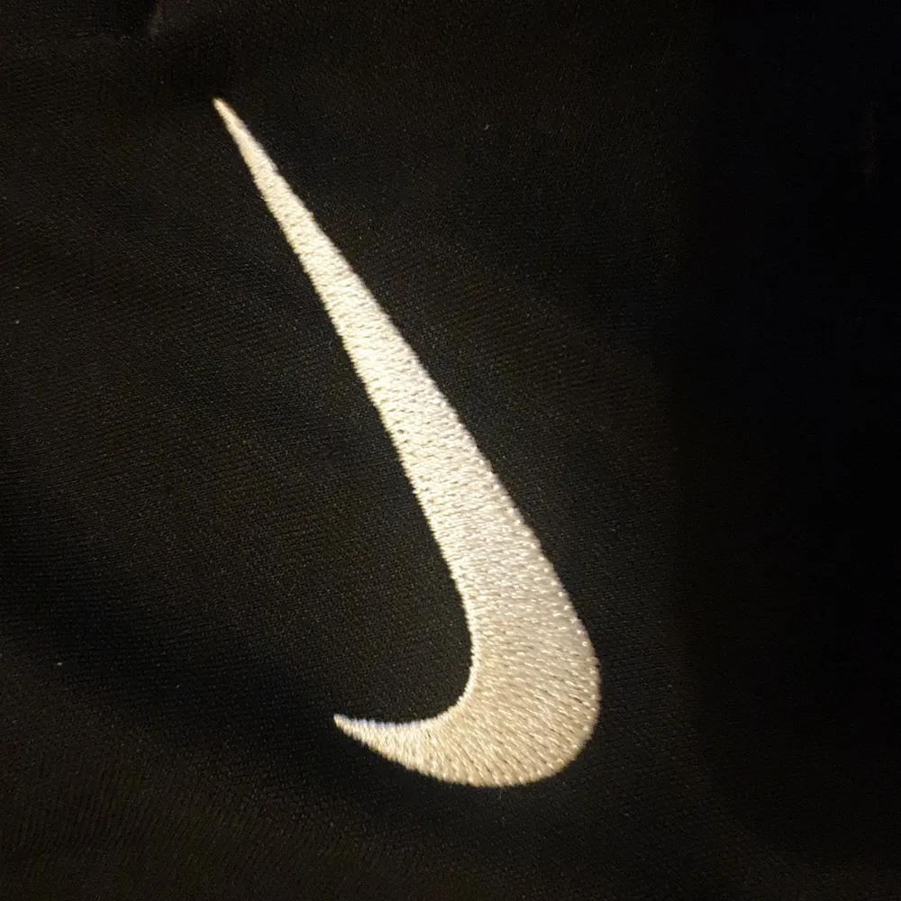 Nike byxor som e väldigt flexibla, skönt o ha på sig och med en bra passform.. Jeans & Byxor.