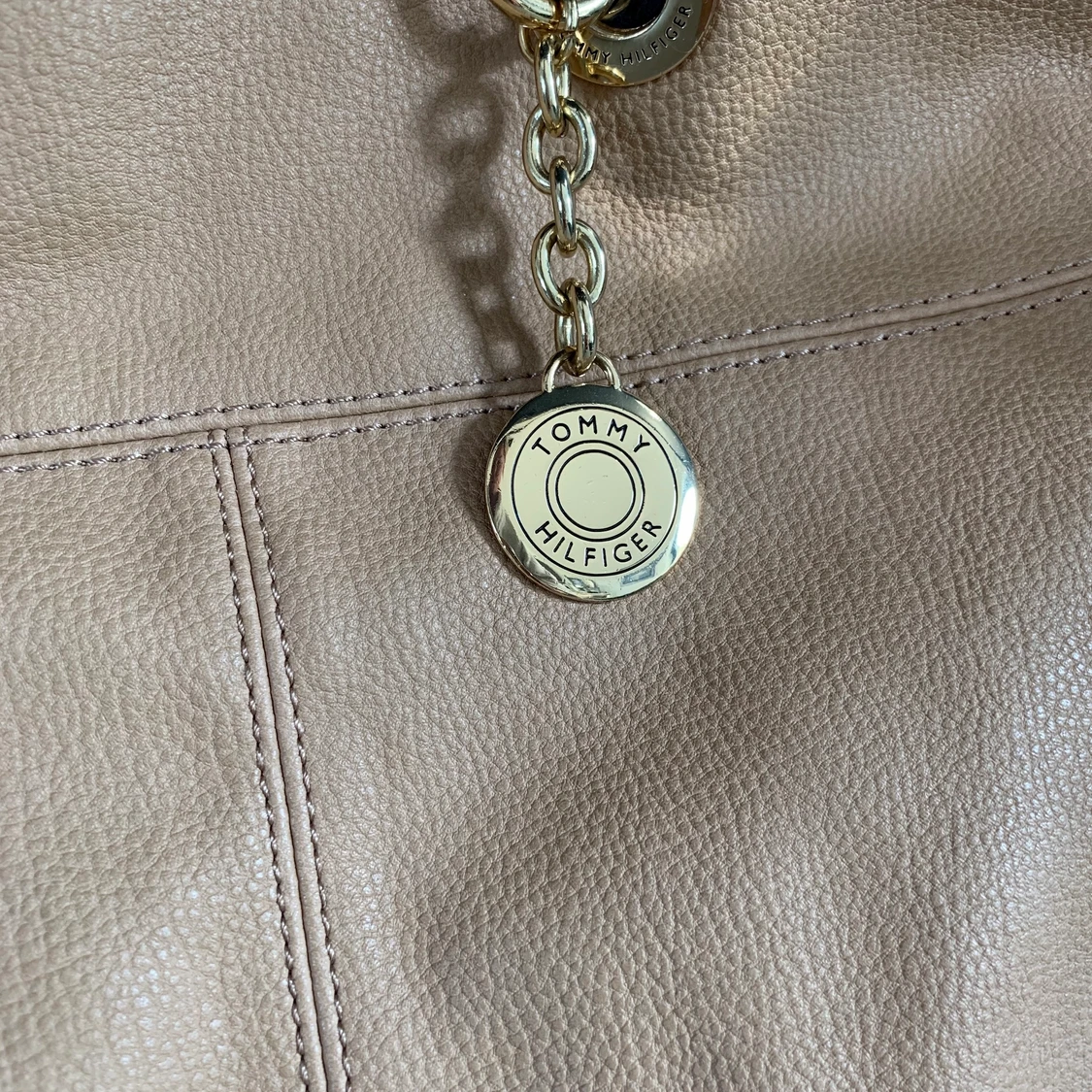 Tommy Hilfiger väska - 90