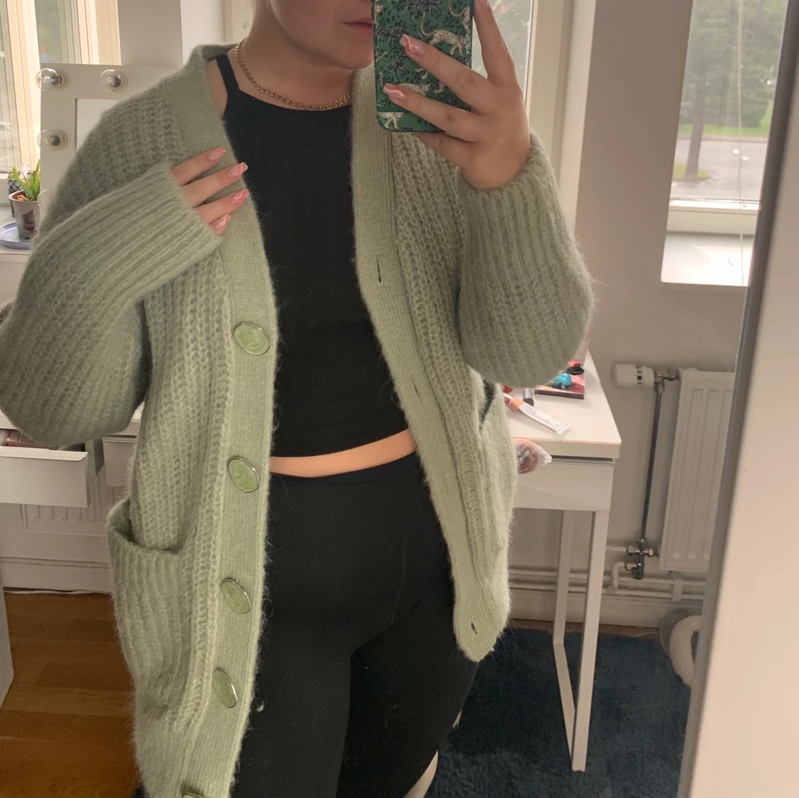 Pastell-grön kofta i alpackamix 