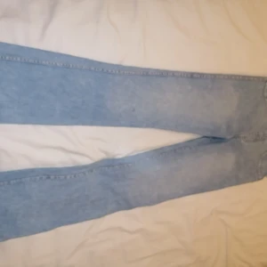 Utsvängda Jeans tights  - Bra skick, använda 3 gånger, låga i midjan 