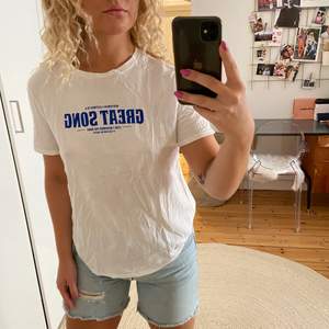 T-shirt från Zara, strl M. Endast använd en gång! Kan mötas upp i Stockholm