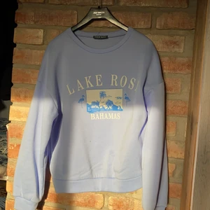 Collegtröja  - Collegetröja från shein, storlek 36. Oandvänd 