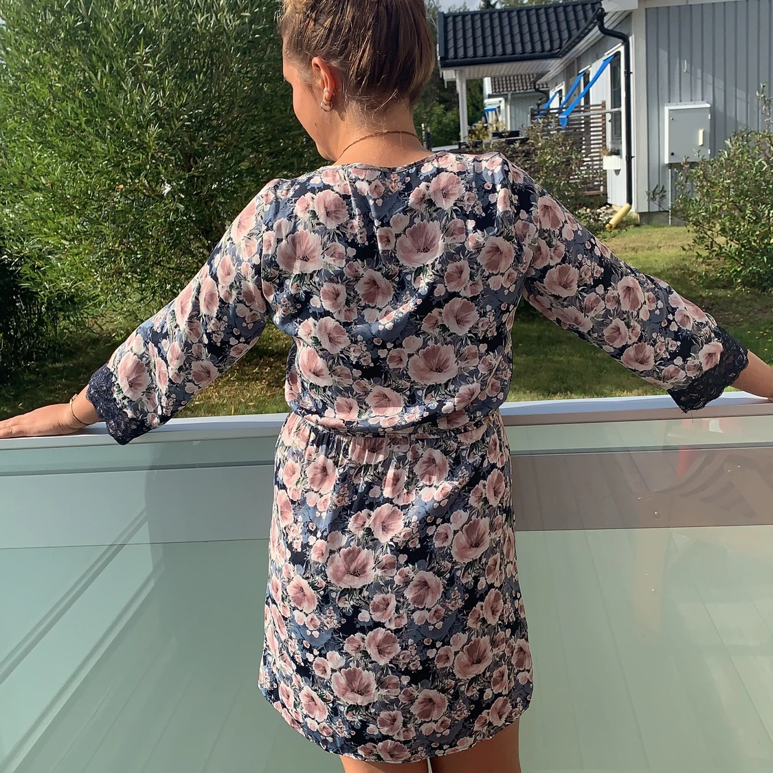 Blommig Klänning storlek 36 - 90