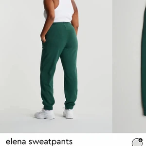 Mjukisbyxor - Mina fina mjukisbyxor från Gina tricot! I den finaste gröna färgen! Skriv för fler bilder 💞💞 aldrig använda ! Frakt tillkommer