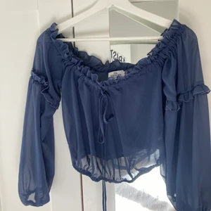 Blus nakd  - Blus från nakd i superfint skick. Kan mötas upp i Sthlm annars står köparen för frakten💗