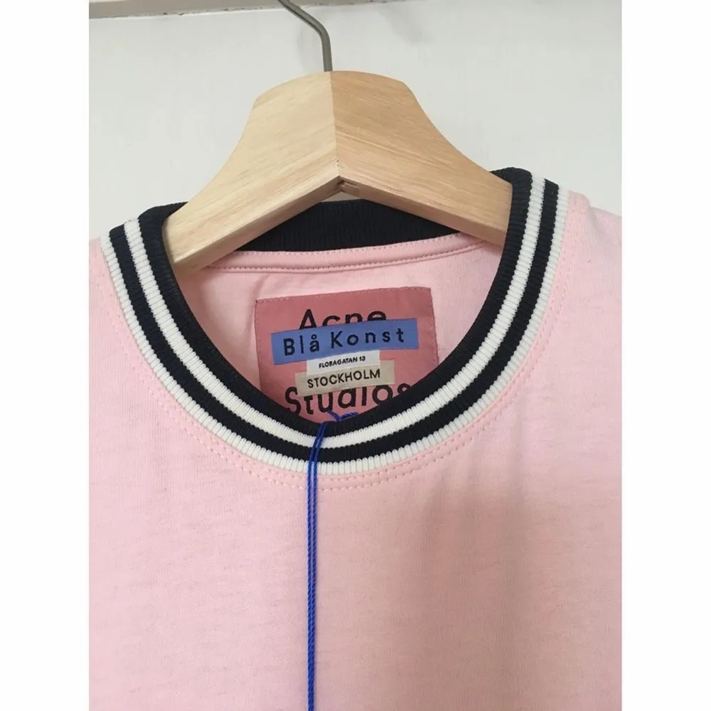 Long-sleeved shirt from Acne Studios XS   Oanvänd med prislappar kvar.  Designer colour name: Blossom Pink.  Skickas med Postnord spårbart.. Toppar.