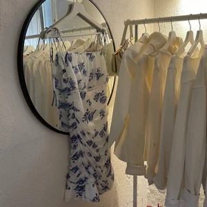 Klänning  - Super fin somrig klänning, vid fler intresserade blir det budgivning💞 startpris 250kr (helt ny, endast testad)