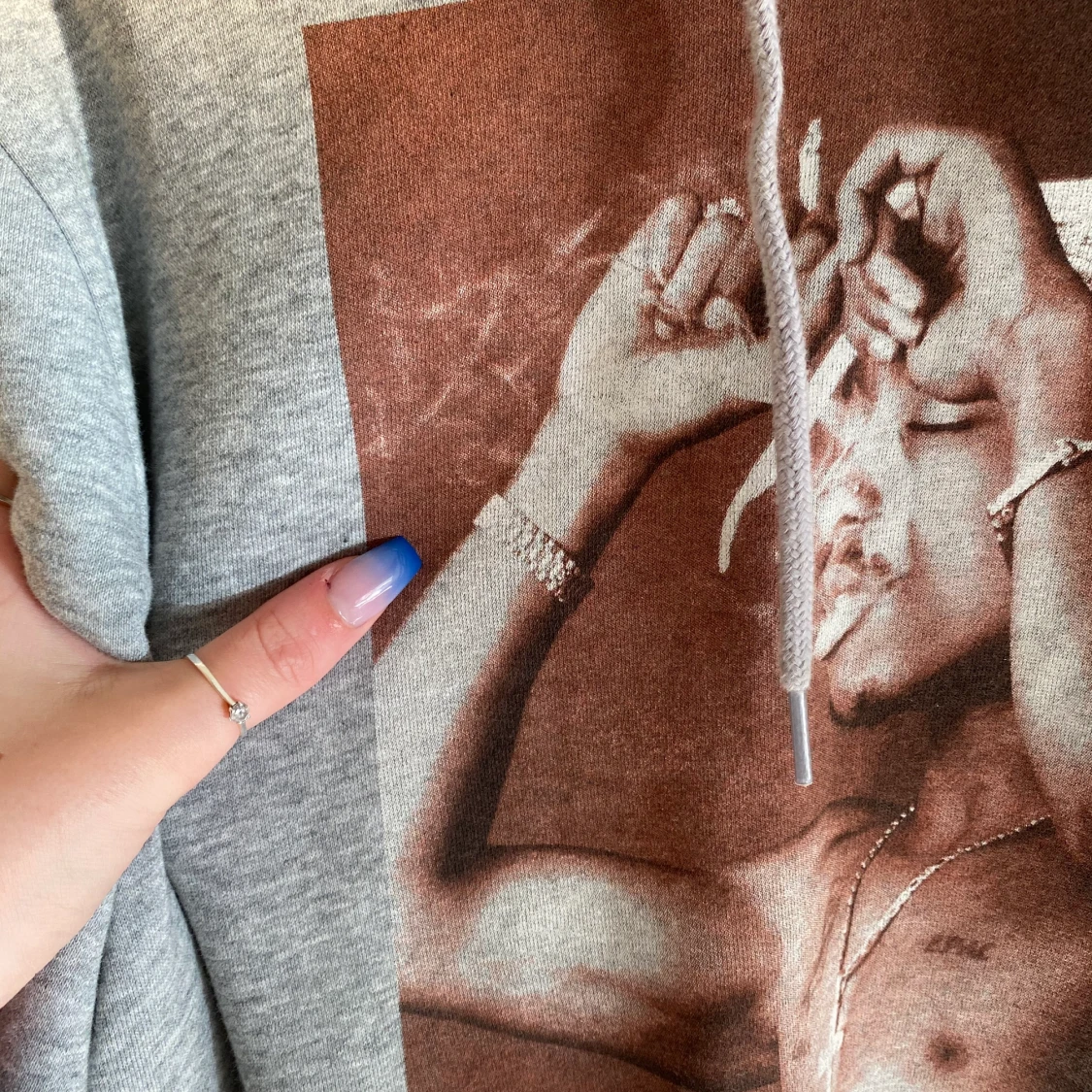 2pac hoodie Storlek M/L - 90