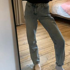 Superfina jeans i storlek 27/34! Väldigt Bra skick💛 