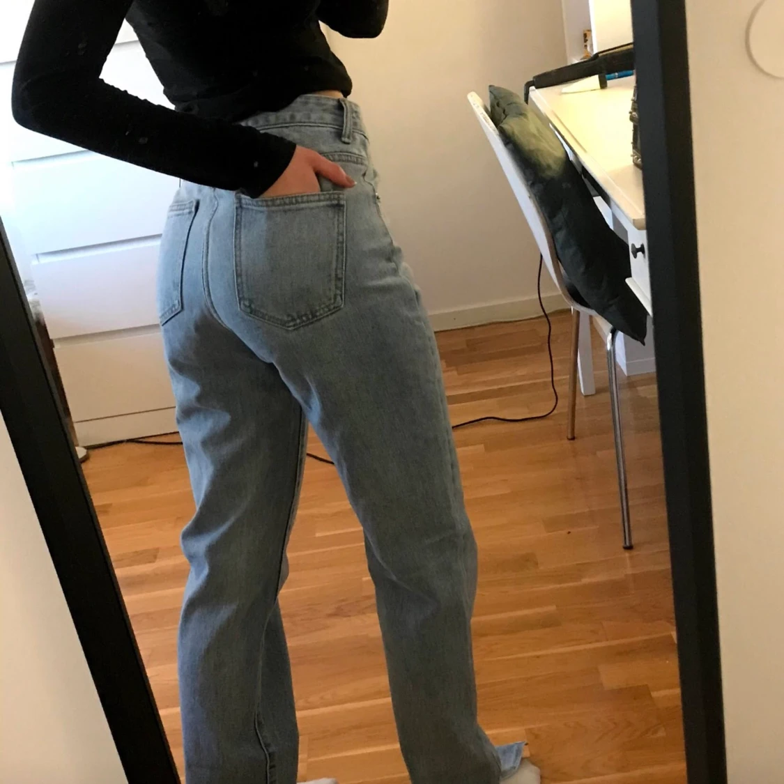 Blåa jeans med slits - 91