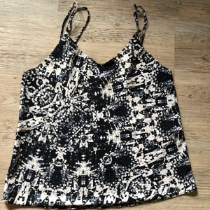 Fest linne - Så fina linne som passar perfekt till ett par vita jeans i sommar!! ❤️