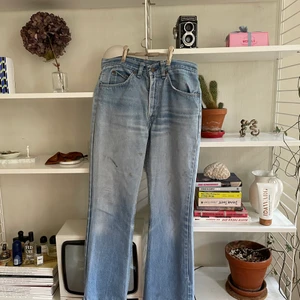 Vintage Levis  - Vintage Levis köpta på broadway and sons. Massa + fläckar( var där när jag köpte dem) + öglor som lossnat vilket ger billigt pris 