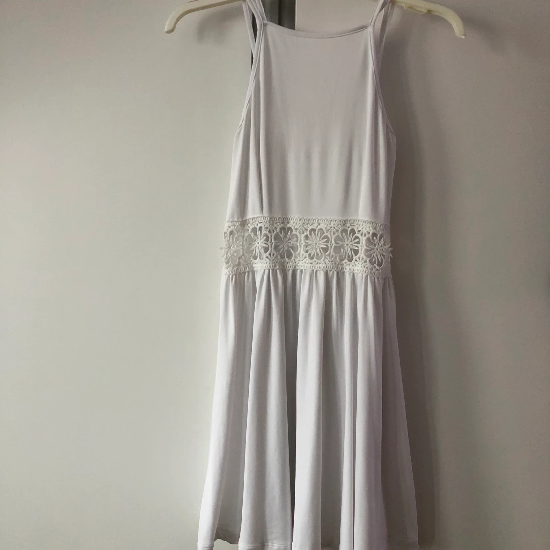 Vit klänning i strl 36/38