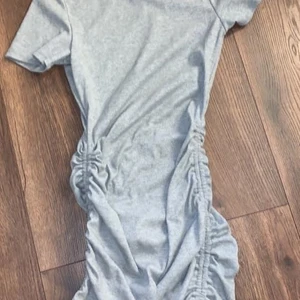 Klänning Storlek S - Nyköpt Klänning Storlek S 