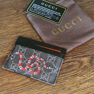 Gucci Snake korthållare/plånbok inte mycket andvändn ÄKTA 