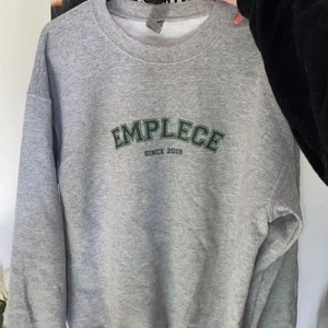 emplace clothing sweatshirt - relativt oanvänd, (jag på andra bilden), strl M 