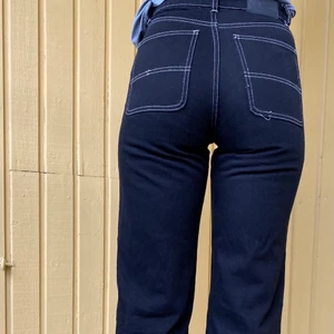 Black jeans  - Brand: Monki —> Size: small —> Colour/fabric: black jeans with white seem 