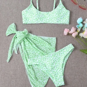 Bikini  - Sprillans ny bikini med en "cover-up" , bara testad med kläder under!! För liten för mig💕hade varit såååå fin till sommaren🥂