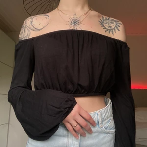 off shoulder topp  - off shoulder topp, jätte skönt material 🌟