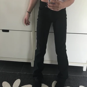 Jeans - Svarta lågmidjade jeans från ZARA!!! Super snygga!😊😍😍