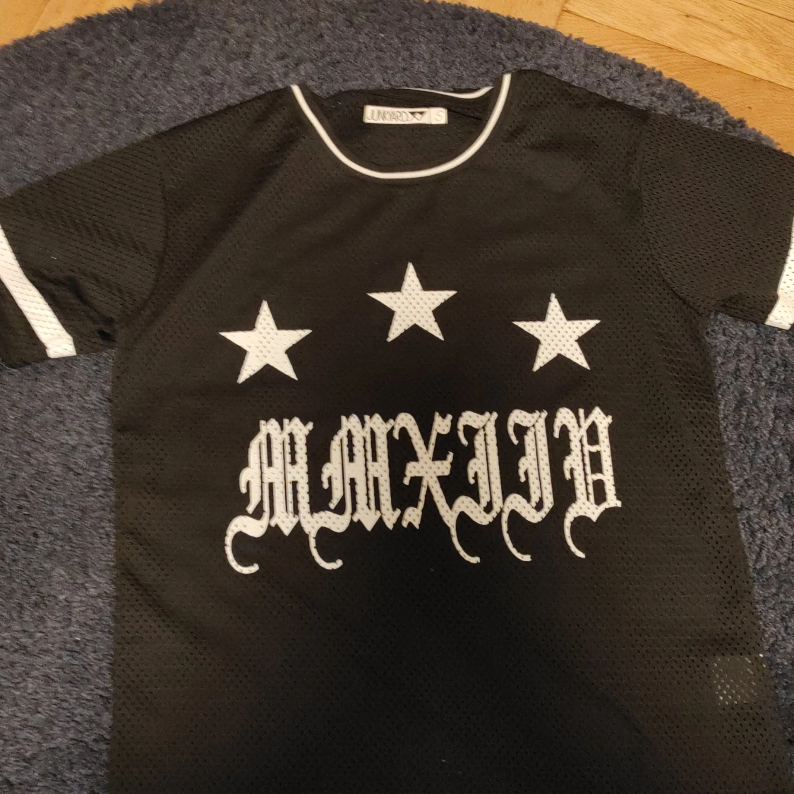 fet tshirt med tryck - 90