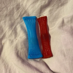 Fidget toys - Jättesköna o fina fidget toys(här är ngra av de, har JÄTTEMÅNGA fler). Säljer de eftersom att de nt kommer till användning. Buda på!