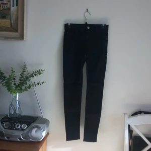 Jegging Jane Cubus  - Svarta jeggings i storlek s från Cubus. Använda få gånger.