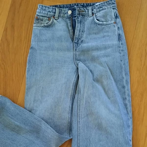 Jeans - Blåjeans i nyskick. Ej använda mycket. Pris inkl. frakt.