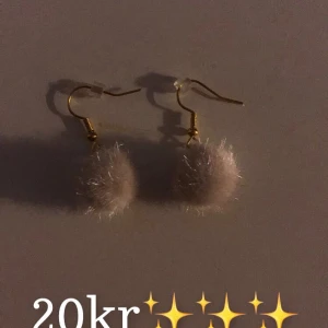 Örhängen  - Hej! Dom här kan du köpa utav mig✨✨✨