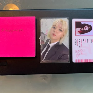 Twice fol  - Säljer jeongyeon pc och Momo id card. 50 för jeongyeon eller tradea mot dahyun eller chae och 25 för Momo eller tradea mot dahyun id card. Kontakta mig om du vill ha fler bilder!<3 ❌|✅　jeongyeon är såld!