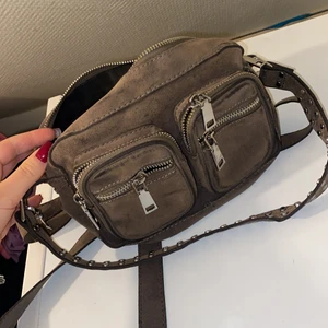 Noella  - Brun noella väska för 200kr💌💌 köpare står för frakt 