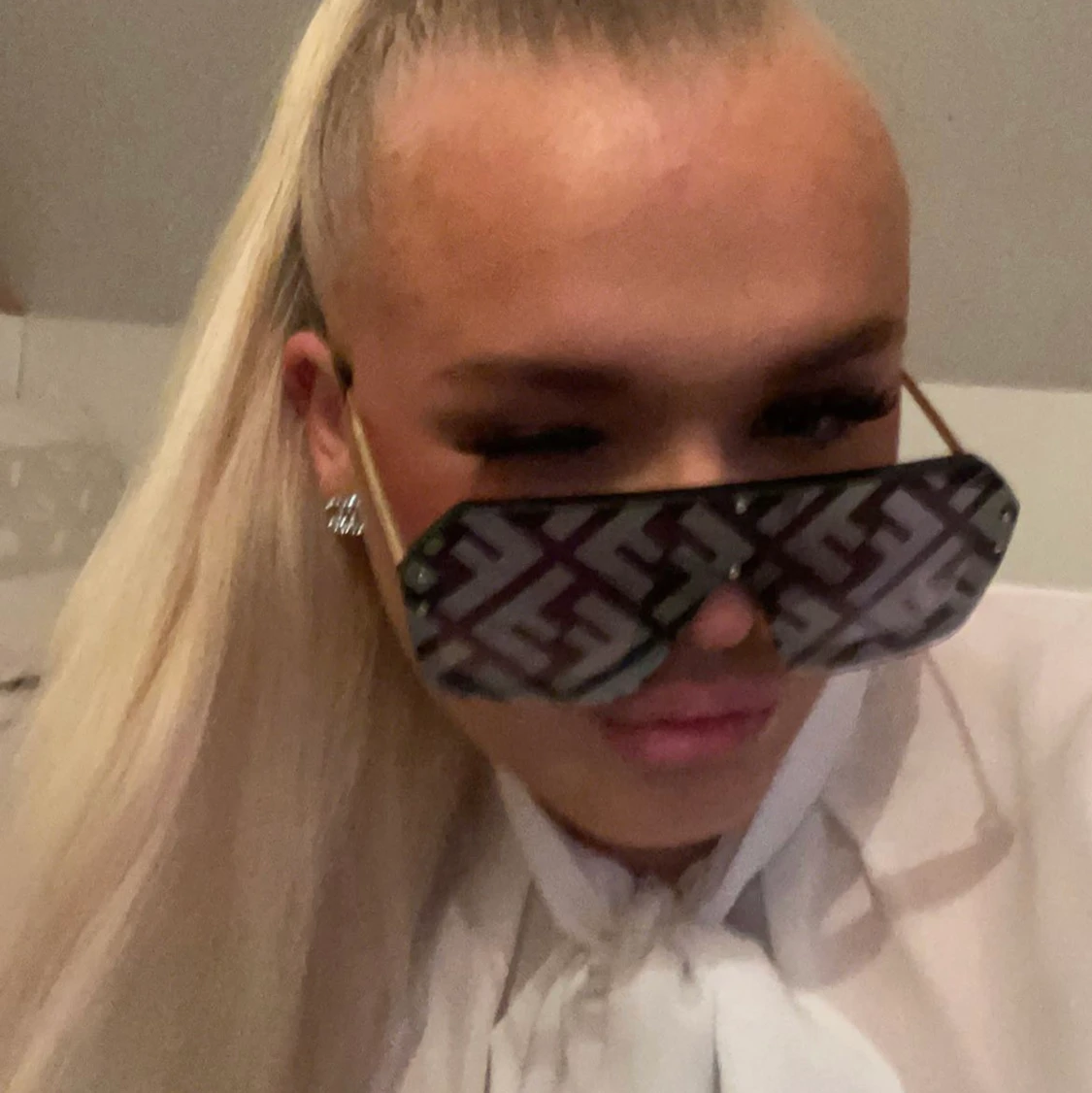 Fendi solglasögon  - 90