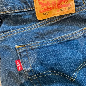 Jättefina Levis jeans storleken är ca M - Köparen står för frakten☺️