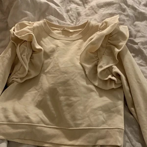 Volang tröja - Jätte fin beige tröja från monki!!🙌🏼😍