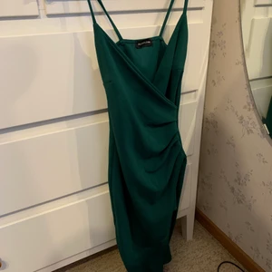 Klänning  - Klänning från prettylittelthing använd en gång är som storlek 34 