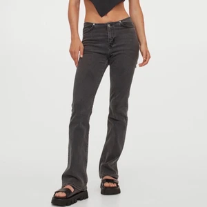 lågmidjade jeans - lågmidjade slutsålda jeans från hm storlek 36 pris 180kr+frakt