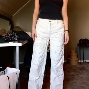 Ralph lauren byxor - Jättefina oversized byxor från Ralph lauren med olika motiv och texter på🌞