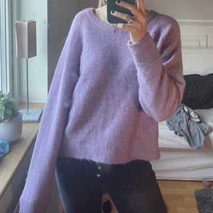 Samsoe samsoe tröja  - Nästa. Aldrig använda så är i super snyggt skick. Den är i ull så väldigt skön att bära.