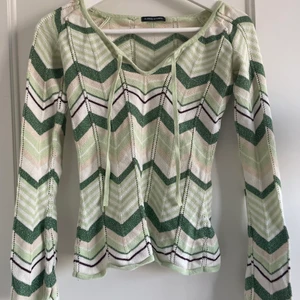 Grön tröja  - Superfin grön tunnt stickad tröja💚💚 